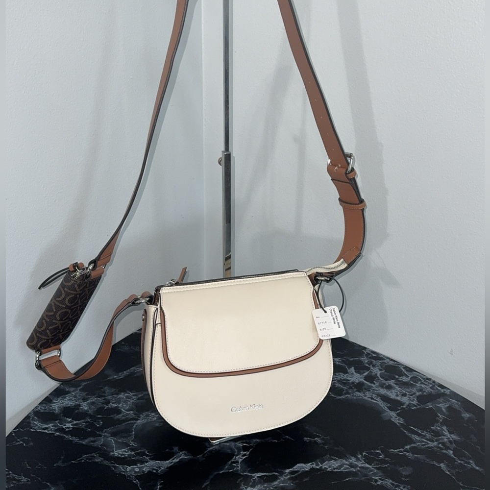 Calvin Klein Bag Bella Novelty Crossbody Leather Cherub White AUTHENTIC NWT - Picture 11 of 14